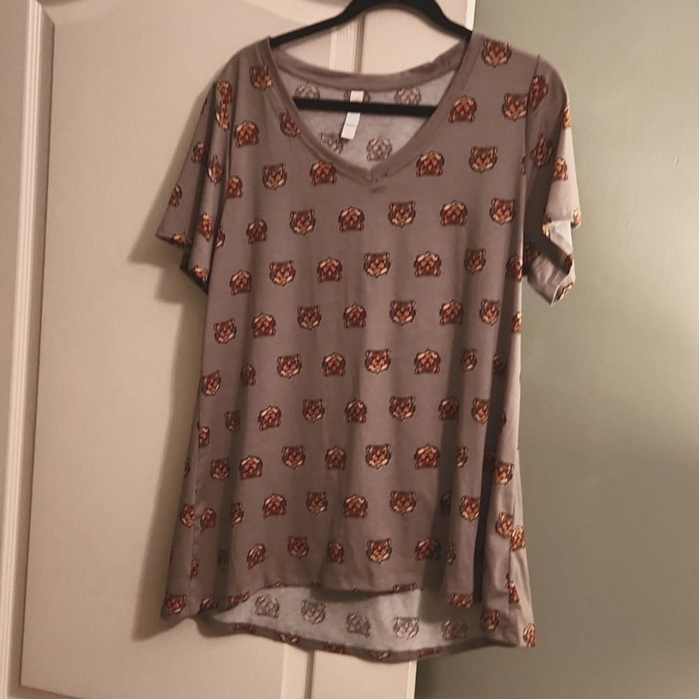 Lularoe Classic Tee